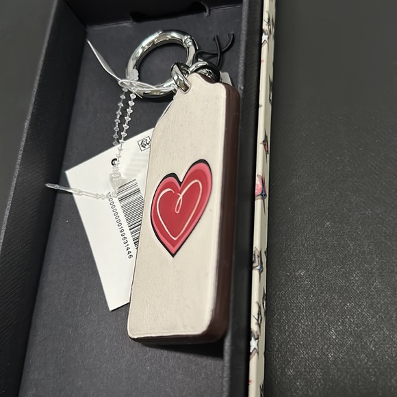 Coach Rare Heart hangtag Keychain FOB Ring Clip 58863B Leather Red Love Silver - Picture 6 of 7